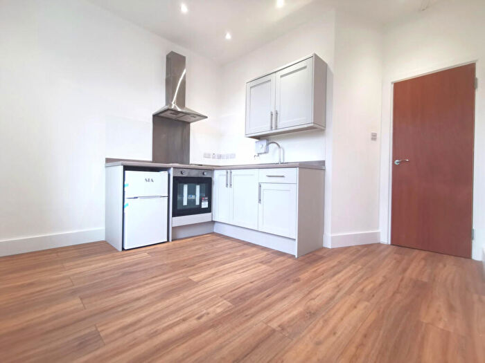 1 Bedroom Flat To Rent In Salusbury Road, Queens Park, NW6