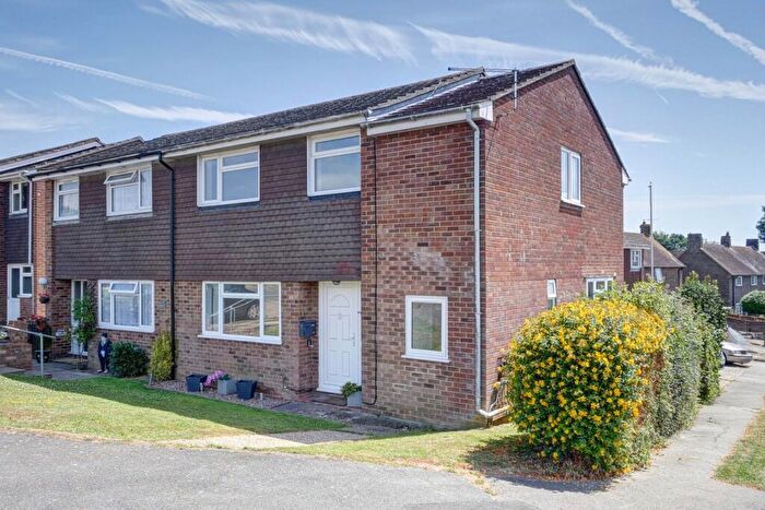 4 Bedroom Semi-Detached House For Sale In Fairlawns Drive, Herstmonceux, BN27