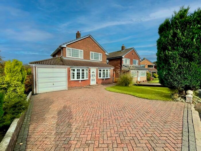 3 Bedroom Detached House To Rent In Kinross Drive, Ladybridge, Bolton, Lancashire., BL3