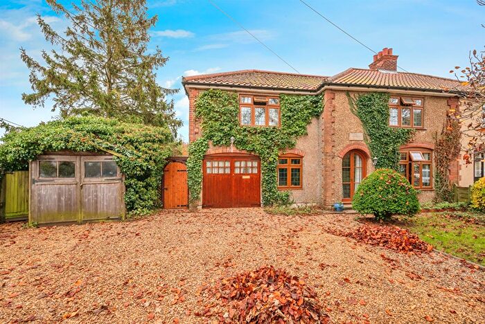 4 Bedroom Semi-Detached House For Sale In Whitwell Road, Reepham, Norwich, NR10