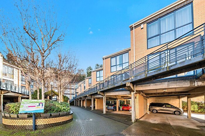 2 Bedroom Flat For Sale In Valetta Way, Rochester, Kent., ME1