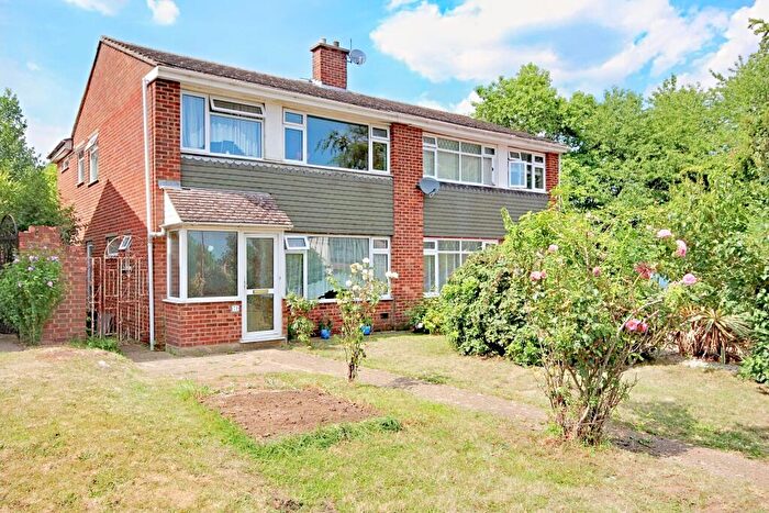 4 Bedroom Semi Detached House For Sale In Castle Road, Allington, ME16