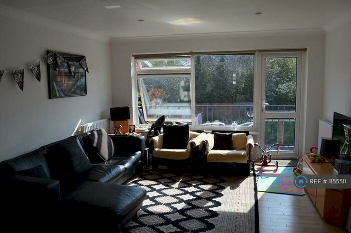 2 Bedroom Flat To Rent In Station Road, New Barnet, Barnet, EN5