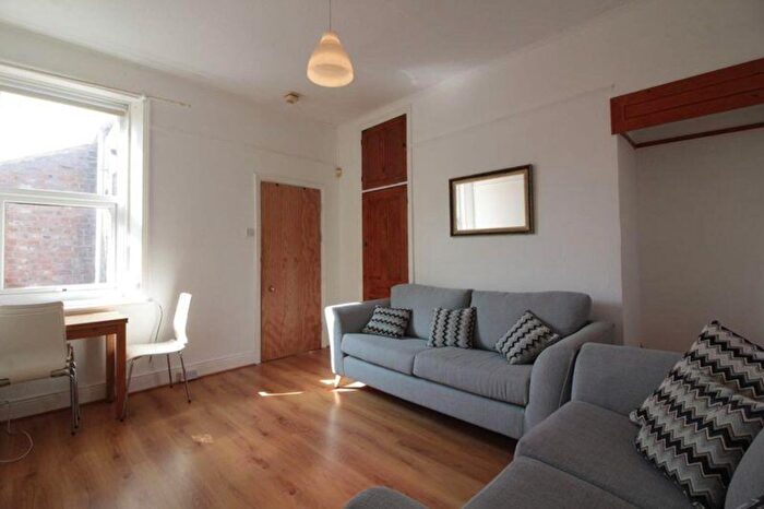 3 Bedroom Flat To Rent In Waldron Road, Harrow-On-The-Hill, Harrow, HA2