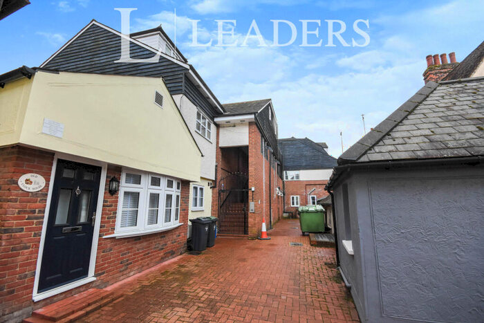 2 Bedroom Apartment To Rent In Castle Walk, Stansted Mountfitchet, CM24