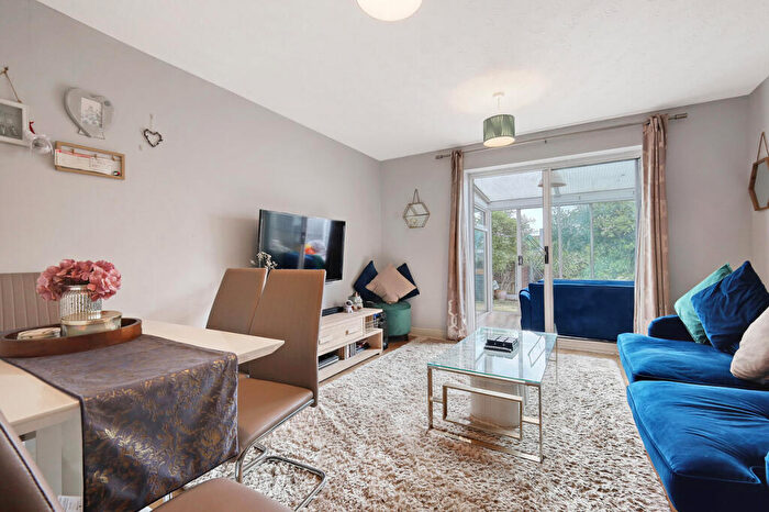 2 Bedroom End Of Terrace House For Sale In Hazelwood Park Close, Chigwell, IG7