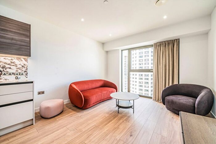 1 Bedroom Flat To Rent In Victoria Road, North Acton, W3