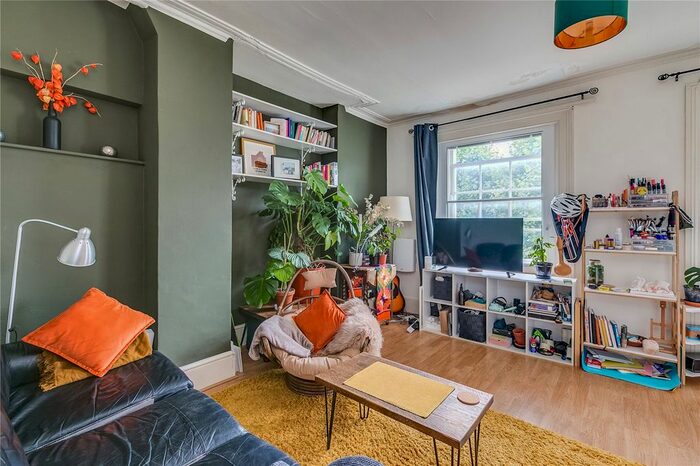 1 Bedroom Flat To Rent In Mornington Terrace, Camden, NW1