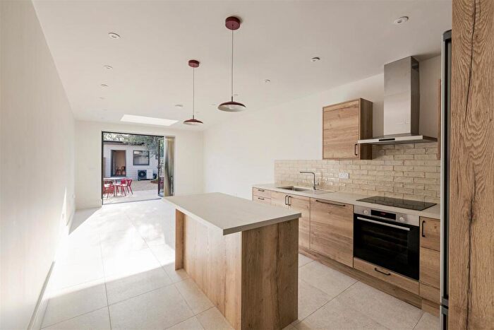 2 Bedroom House To Rent In Shernhall Street, London, E17