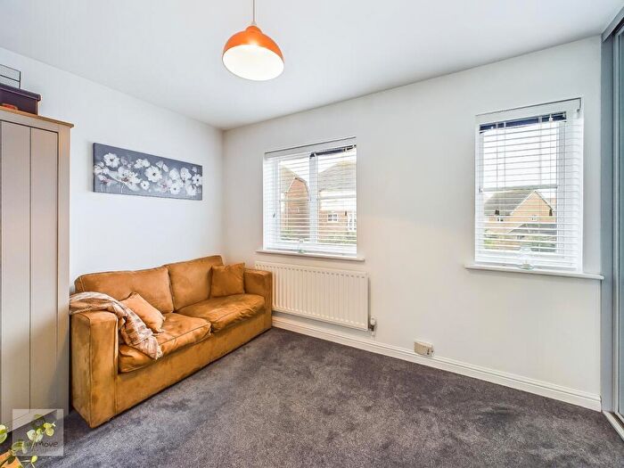 2 Bedroom Semi-Detached House For Sale In Sallow Close, St. Marys Island, Chatham, Kent, ME4