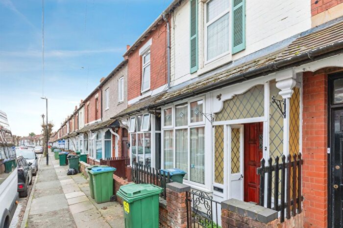 3 Bedroom Terraced House For Sale In Bolingbroke Road, Coventry, CV3