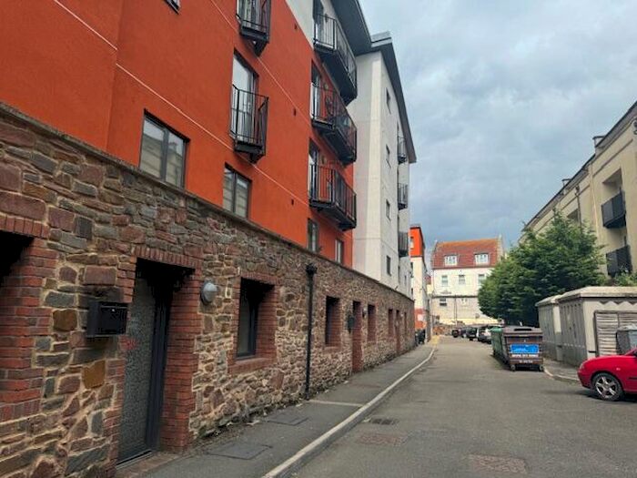 2 Bedroom Property To Rent In Waterloo Road, St Phillips, BS2