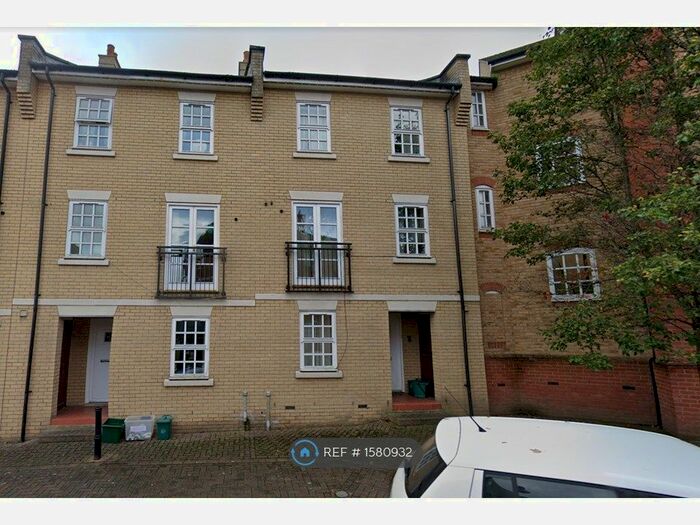 5 Bedroom Terraced House To Rent In Albany Gardens, Colchester, CO2