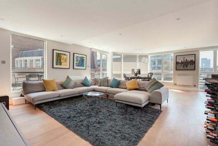 3 Bedroom Flat To Rent In Black Friars Lane London, EC4V