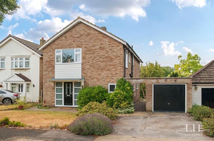 4 Bedroom Detached House For Sale In Ferndown, Emerson Park, RM11