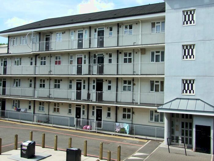 3 Bedroom Flat To Rent In Old Bethnal Green Rd, Bethnal Green/ Shoreditch, E2