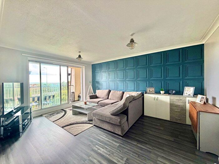 2 Bedroom Flat For Sale In Turnstone Court, Cedar Crescent, St Mary’S Bay, TN29