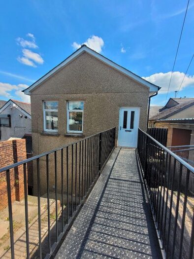 2 Bedroom Flat To Rent In Queen Victoria Street, Tredegar, NP22