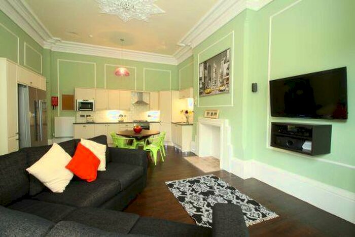 4 Bedroom Terraced House To Rent In Waverley Street, Nottingham, NG7