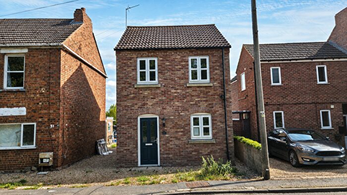 3 Bedroom Semi-Detached House For Sale In Bourne Road, Spalding, PE11