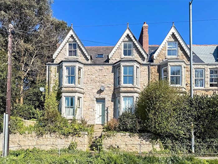 1 Bedroom Flat For Sale In Greenbank, Penzance, Cornwall, TR18