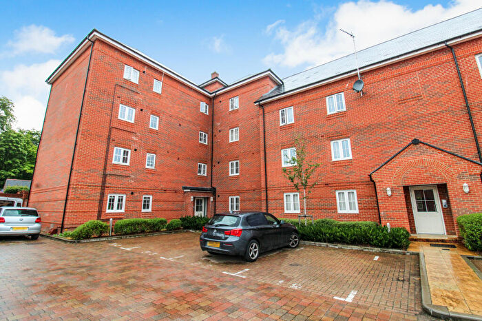1 Bedroom Apartment For Sale In Strachan House, Aldershot, GU11