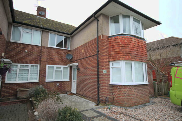 2 Bedroom Maisonette To Rent In Amis Avenue, Epsom, Surrey, KT19