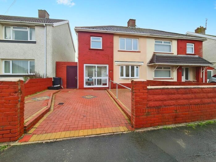 3 Bedroom Property To Rent In Strauss Road, Port Talbot, SA12