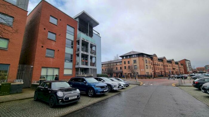 2 Bedroom Flat To Rent In Errol Gardens, Oatlands, Glasgow, G5