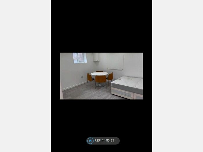 Studio To Rent In Seaton Close, London, E13