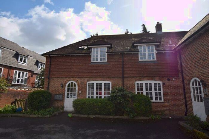 1 Bedroom Ground Flat To Rent In Alton, GU34