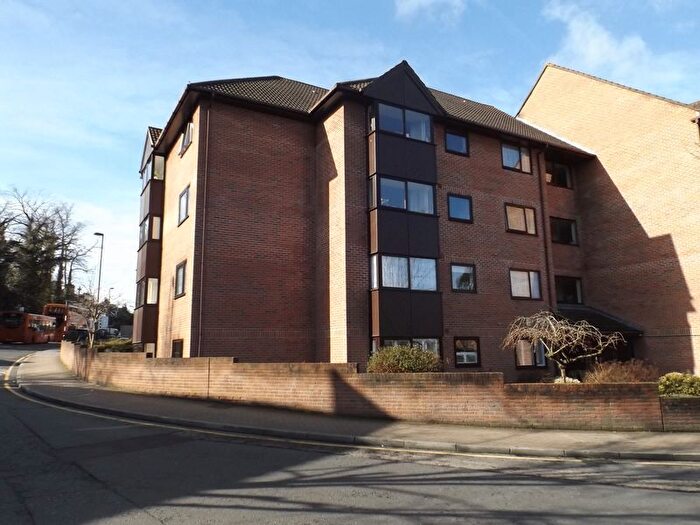 2 Bedroom Property For Sale In Whytecliffe Road South, Purley, CR8