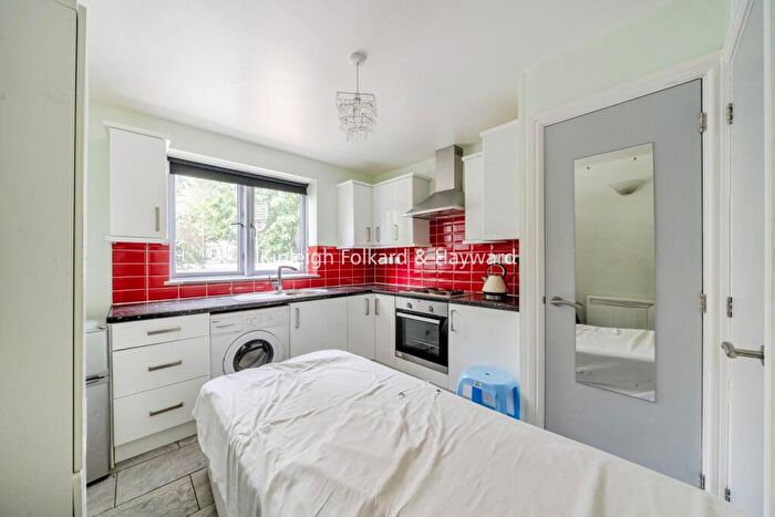 1 Bedroom Flat To Rent In Corbyn Street, London, N4