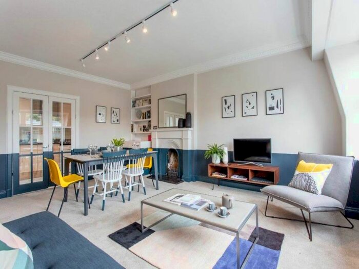 3 Bedroom Flat To Rent In Picardy Place, New Town, Edinburgh, EH1