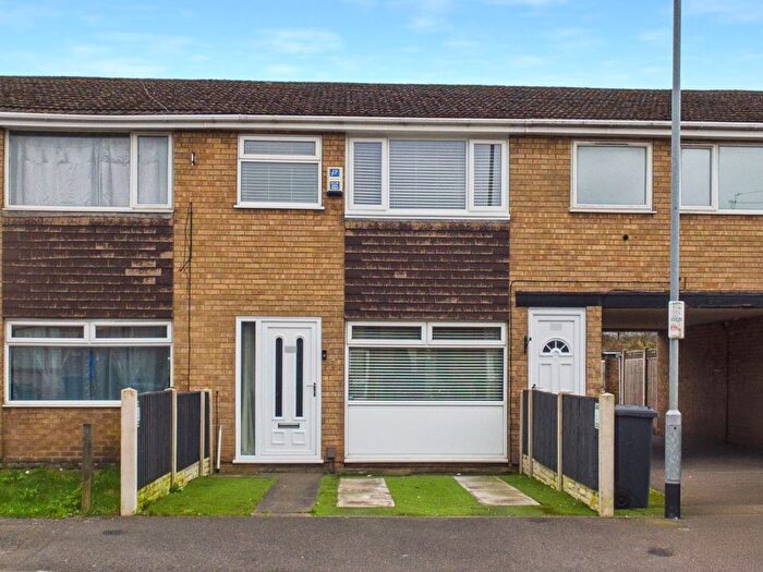 3 Bedroom Town House For Sale In Bramble Drive, Nottingham, NG3