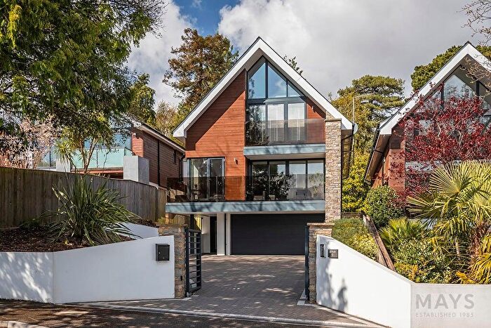 4 Bedroom Detached House For Sale In Glengariff Road, Lower Parkstone, BH14