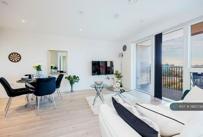 2 Bedroom Flat To Rent In Cargo House, London, E16