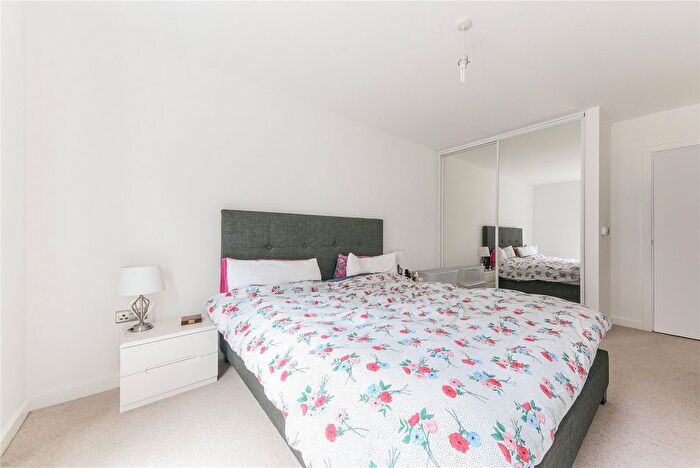 1 Bedroom Flat To Rent In Centenary Heights, Larkwood Avenue, Greenwich, London, SE10