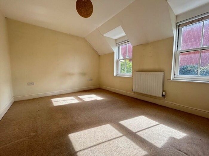 2 Bedroom Apartment To Rent In William Street, Swindon, Wiltshire, SN1