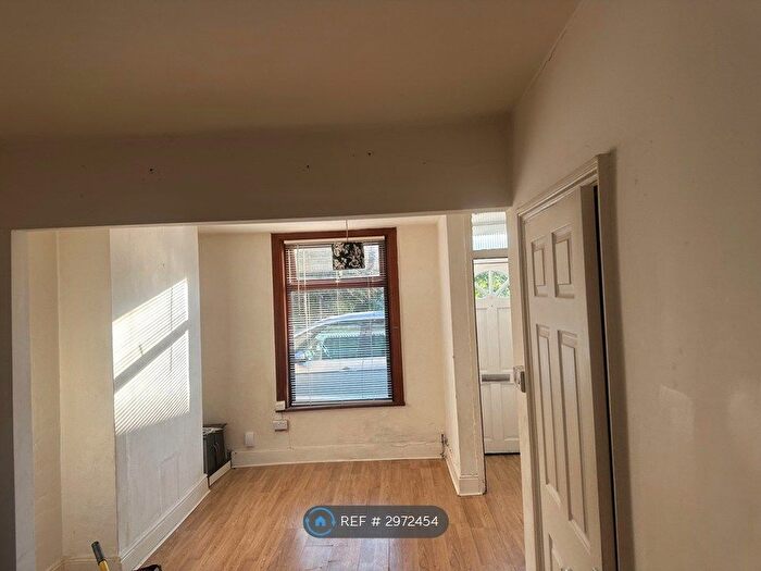 2 Bedroom Terraced House To Rent In Cross St, Kettering, NN16