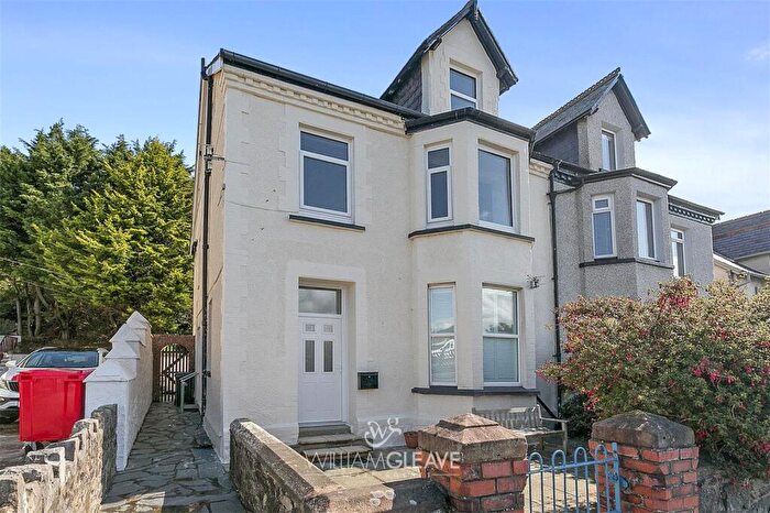 3 Bedroom Apartment For Sale In Station Road, Deganwy, Conwy, LL31