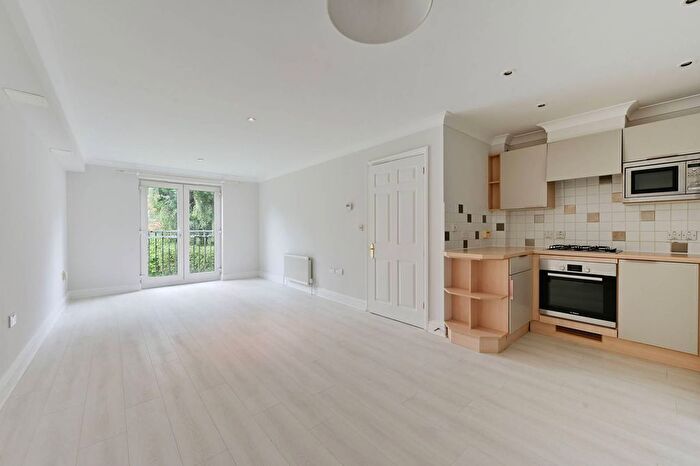 2 Bedroom Flat To Rent In Kingston Road, Wimbledon, London, SW19