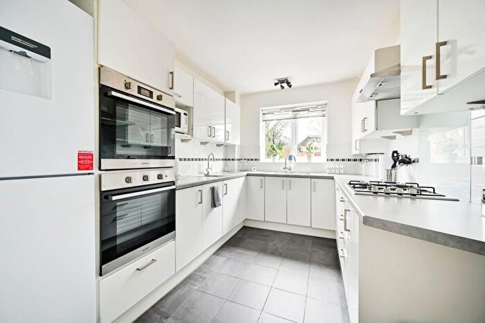2 Bedroom Flat To Rent In Claydon House, Holders Hill Road, London Ls, Uk, London, NW4