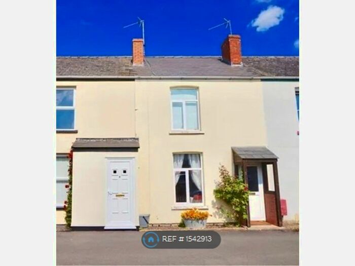 3 Bedroom Terraced House To Rent In College View, Stonehouse, GL10