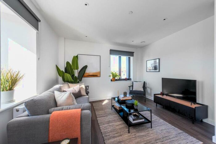 2 Bedroom Flat To Rent In No. College Road, Croydon, CR0