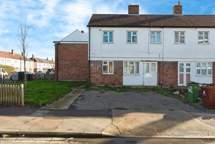 1 Bedroom Flat For Sale In Endeavour Way, Barking, IG11