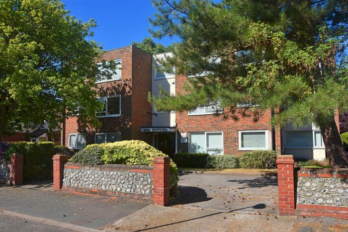 2 Bedroom Flat To Rent In West Avenue, Worthing, BN11