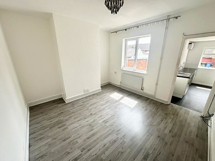 3 Bedroom Terraced House To Rent In Regent Street, Kettering, NN16