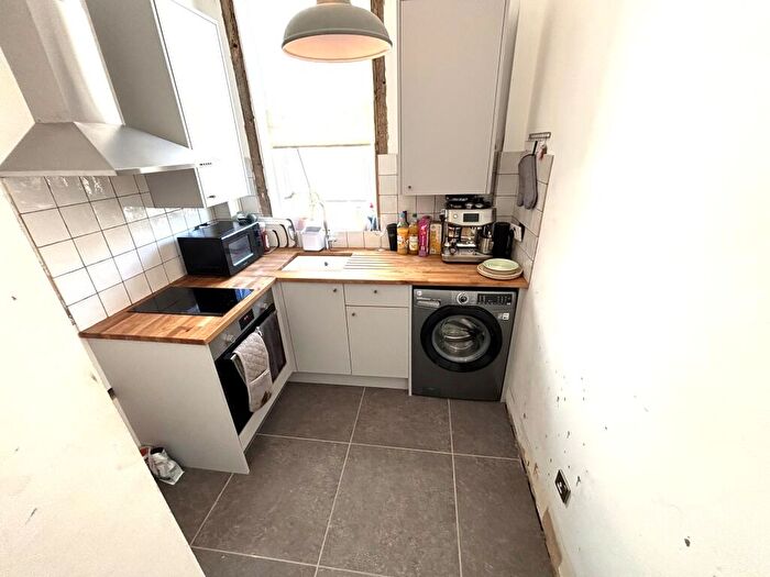 1 Bedroom Flat For Sale In Clarendon Road, Southsea, Portsmouth, PO4