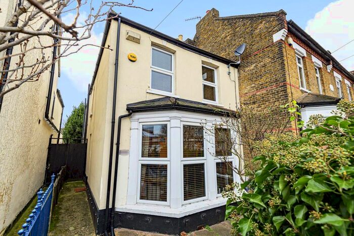 3 Bedroom Terraced House To Rent In Victoria Road, South Woodford, London E18